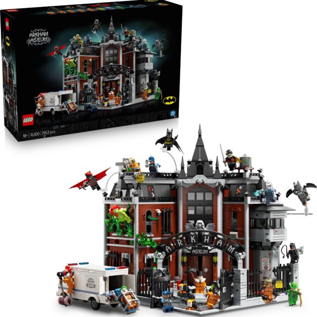 Arkham Asylum building set 76300
